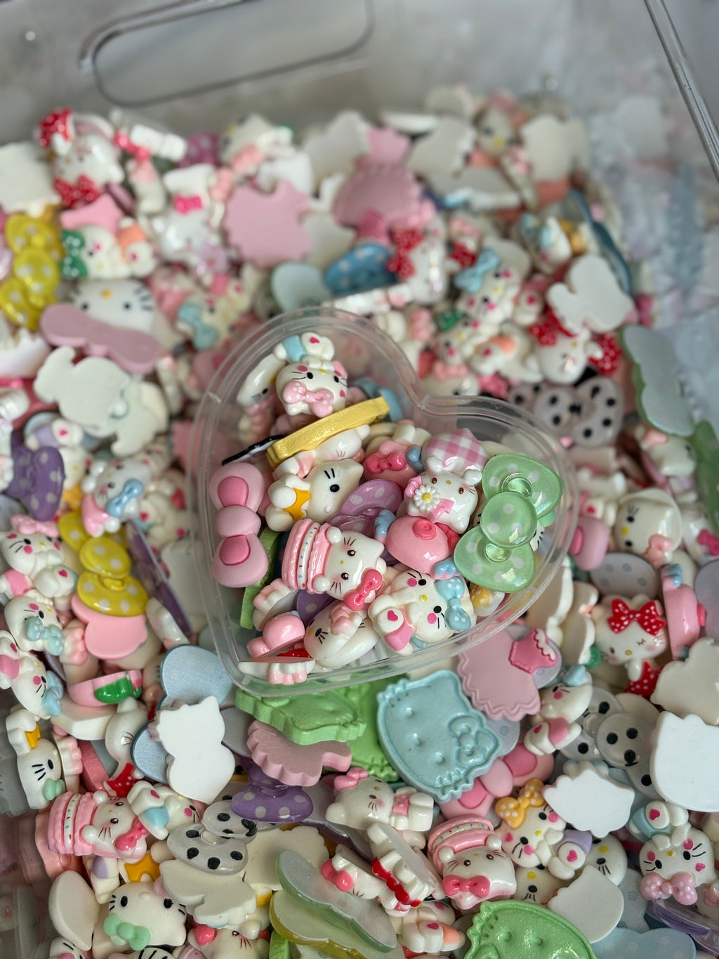 HK charm mix